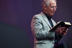 Piper: 'discernimento é necessários para um namoro cristão online'