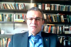 Pastor aponta 7 itens para identificar teólogos progressistas