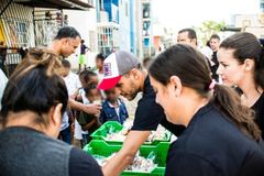 "Não levamos só a Palavra", diz pastor que alimentou mais de 300 crianças