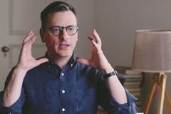 Cenógrafo de Hollywood deixa homossexualidade ao sentir Deus "como na estrada de Damasco"