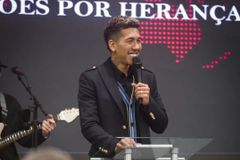 "É impossível ter um encontro com Deus e continuar o mesmo", diz Roberto Firmino