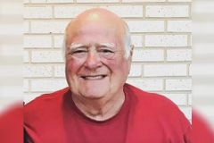 Idoso passou 10 anos dando dinheiro à farmácia para pagar remédios aos necessitados