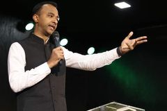 Pastor da Índia faz missões ao redor do mundo: "O Senhor está nos usando"