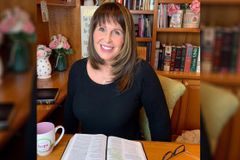 Ex-autora da Nova Era deixa tudo por Cristo: "Estava sendo usada pelo diabo"