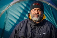 Pastor acampa em telhado e arrecada 28 milhões para resgatar jovens do crime