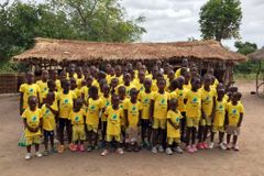 Com o apoio de missionários, crianças na África recebem educação e alimento | Notícias Gospel