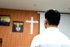 Morre pastor cego que trabalhou até o último dia de sua vida, no Vietnã