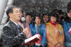 Pastor é preso por se recusar a entrar para igreja liderada pelo governo, na China