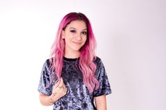 Priscilla Alcantara aprova dia do orgulho LGBT: 'Dou todo meu respeito' | Notícias Gospel
