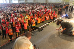 Cerca de 10 mil jovens ignoram o Carnaval para louvar a Deus