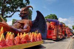 Desfile de Carnaval no Rio ataca a fé cristã e distorce a Bíblia