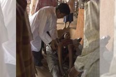 Menina de 10 anos é curada de câncer e família aceita Jesus