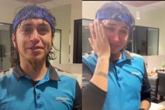 Entregador da Amazon é curado ao deixar encomenda em igreja