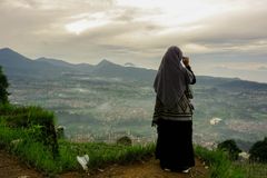 Muçulmana convertida quer liderar igreja secreta: ‘Jesus está resgatando mulheres’