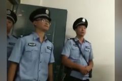 Governo exige registro online para cristãos participarem de cultos na China