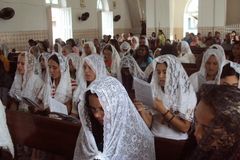 Padre sugere que a "pureza dos homens" depende de como às mulheres se vestem na igreja | Notícias Gospel