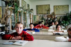 Unesco propõe foco em feminismo e ideologia de gênero para educação global até 2050