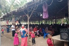 Indonésia: Cultos acontecem em locais improvisados 6 anos após demolições de igrejas