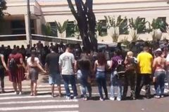 "Um milagre", diz mãe de menina atropelada que se recuperou