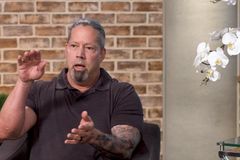 Ex-ator pornô que conversava com o diabo, foi salvo pela voz de Deus