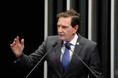 PEC de Marcelo Crivella dá maior imunidade tributária às igrejas
