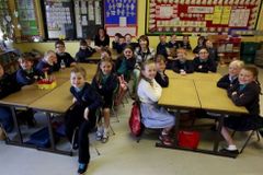 Escolas fazem crianças questionarem seu próprio gênero, no Reino Unido