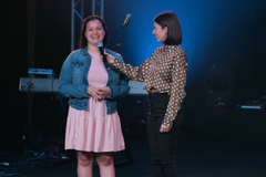 Muçulmana tem visão de Jesus em balada e se converte: ‘Ele é a porta’