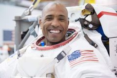 Astronauta cristão leva Bíblia à estação espacial em missão da Nasa