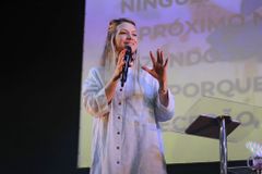 Junia Hayashi critica o feminismo e defende submissão ao marido