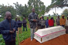 Pastor é morto e esposa é sequestrada por terroristas na Nigéria