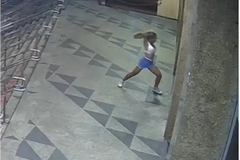 Travesti é suspeita de atacar igreja com pedrada; religioso lamenta