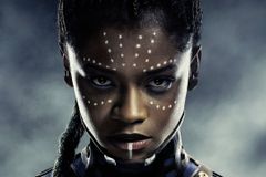 Atriz de Pantera Negra fala de conversão após ler a Bíblia: "Trouxe vida para mim” | Notícias Gospel