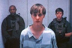 "Eu te perdoo", dizem familiares das vítimas do atirador de Charleston (EUA)