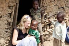 Chamada por Deus aos 10 anos, missionária já abriu várias escolas na África | Notícias Gospel