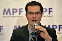 Deputados pedem que Dallagnol seja punido por jejuar e orar contra a corrupção