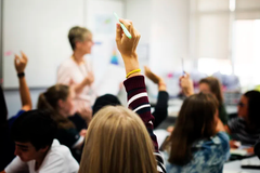 Linguagem inclusiva: Escola nos EUA descreve ‘mulher’ como ‘pessoa que produz óvulos’