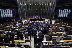 Veja quais os deputados que votaram a favor do “PL da censura”