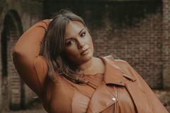 7 passos para ser uma plus size elegante