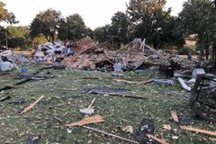 Pais que perderam a filha em explosão testemunham superação em Deus