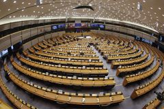 União Europeia votará resolução que defende "aborto gratuito e legal" a todas as mulheres