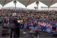 Franklin Graham prega contra a ilusão da religiosidade em cruzada