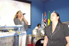 Pastora lésbica, Lanna Holder diz na TV que “Deus a criou assim“ | Notícias Gospel