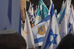 Bandeiras de Israel e do Terceiro Templo se destacam no ‘Dia de Jerusalém’