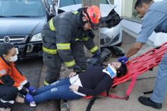 Mulher sobrevive a atropelamento e testemunha: "Deus me deu uma vida nova"