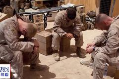 Missionários da Marinha dos EUA evangelizam soldados e encorajam a fé em Jesus