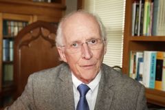 John Piper responde se homens solteiros podem pastorear