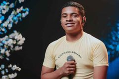 Cantor gospel Kaiky Mello sai da UTI após 73 dias internado