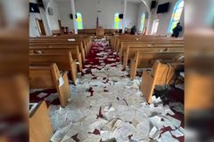 Igreja é vandalizada e tem Bíblias rasgadas nos EUA