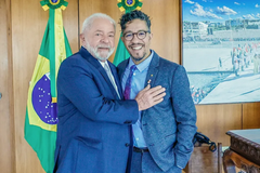 Lula recebe Jean Wyllys no Palácio do Planalto