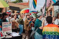 Cafeteria cristã nos EUA é alvo de vandalismo por manifestantes LGBT